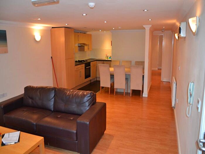 2 Bedroom Flat To Rent In Bedford Street, Roath, Cardiff, CF24