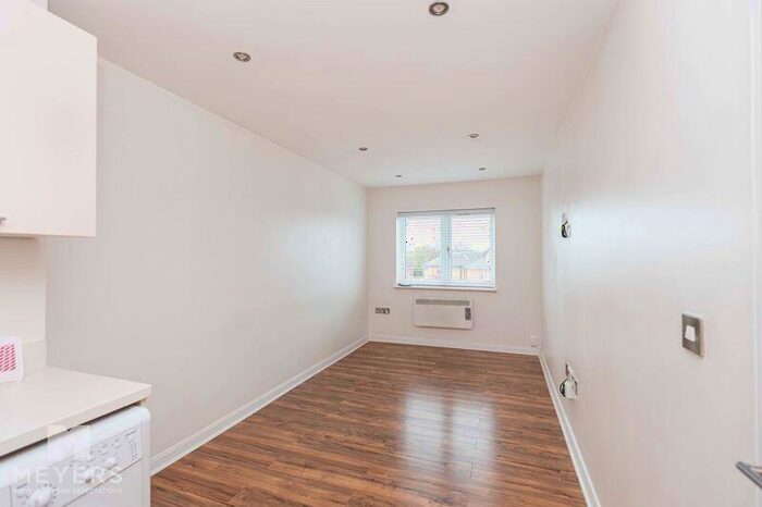 1 Bedroom Apartment To Rent In Holly Court, - Holdenhurst Road, Bournemouth, BH8
