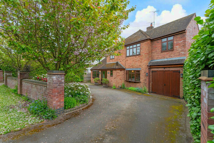 4 Bedroom Detached House For Sale In Warwick Road Leek Wootton, Warwickshire, CV35