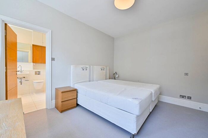 2 Bedroom Flat To Rent In North Mews, Bloomsbury, London, WC1N