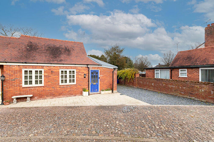 1 Bedroom Semi Detached House For Sale In Penyllan Street, Wrexham, LL13