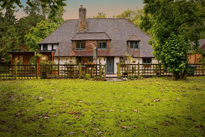 5 Bedroom Detached House For Sale In Ashford Road, Charing, Ashford, TN27