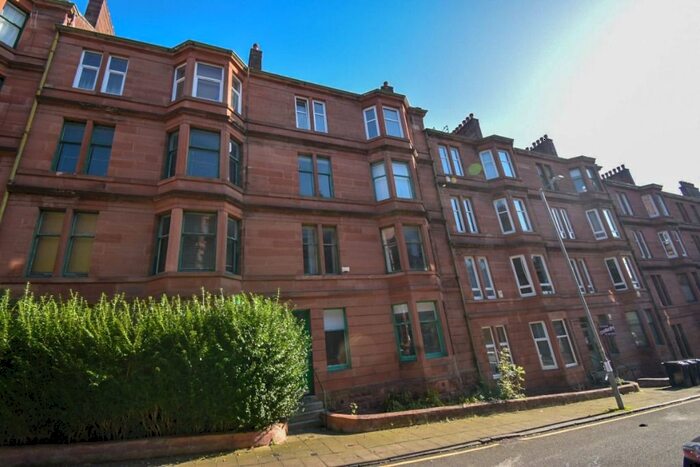 4 Bedroom Flat To Rent In Townhead Terrace, Paisley, Renfrewshire, PA1