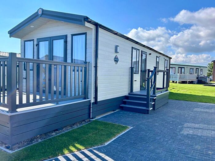 2 Bedroom Park Home For Sale In Bacton, Norwich, NR12