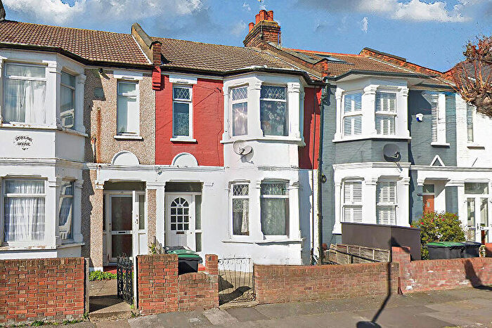 3 Bedroom Terraced House For Sale In Stirling Road, Wood Green, London, N22