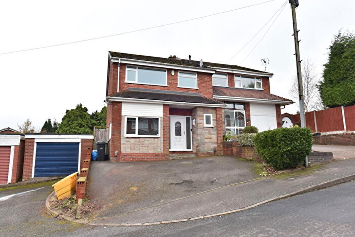 3 Bedroom Semi Detached House For Sale In Kingswinford, The Rise, DY6