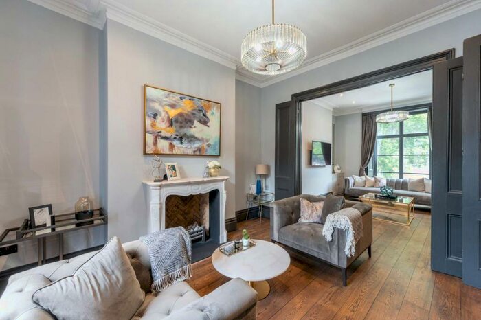 5 Bedroom Semi-Detached House To Rent In Gunter Grove, Chelsea, London, SW10