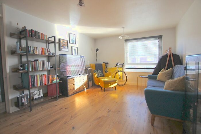 1 Bedroom Flat To Rent In Victoria Crescent, London, N15