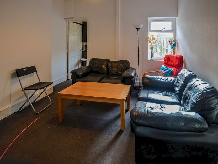 4 Bedroom Terraced House To Rent In Pershore Avenue Selly Oak, B29