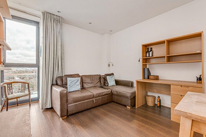 1 Bedroom Flat To Rent In Lumiere Apartments, St. John's Hill, SW11
