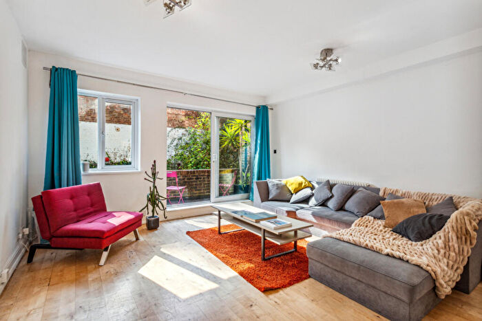 3 Bedroom End Of Terrace House To Rent In Jamestown Road, Lockhouse, NW1