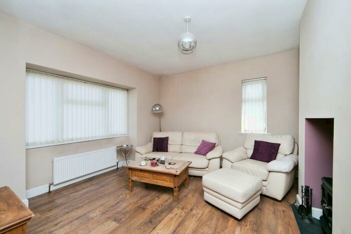 2 Bedroom Bungalow For Sale In Lon Penrhos, Morfa Nefyn, Pwllheli, Gwynedd, LL53