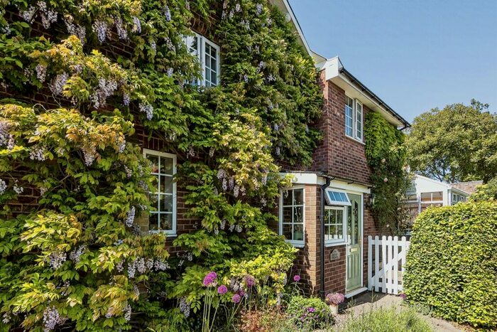 3 Bedroom Semi-Detached House For Sale In Dancing Lane, Swine, Hull, HU11