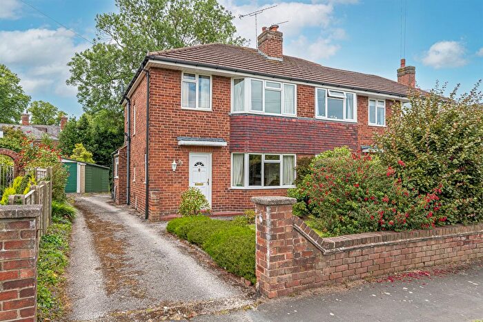 3 Bedroom Semi-Detached House For Sale In Doric Avenue, Frodsham, WA6