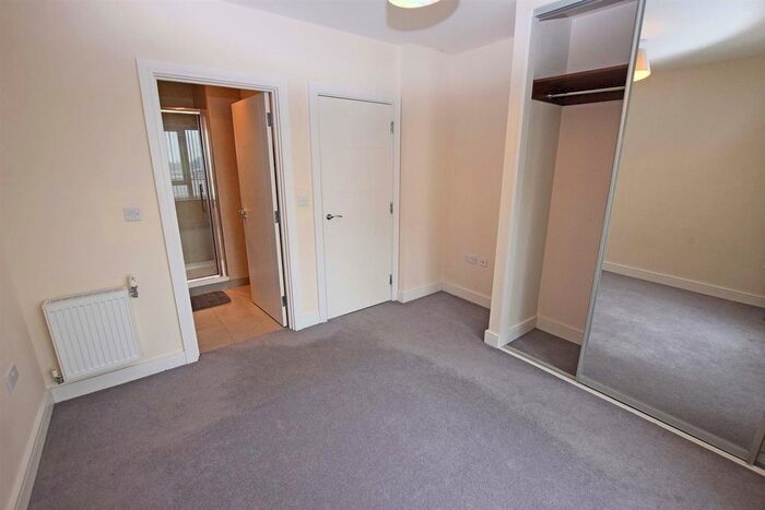 2 Bedroom Flat For Sale In Pegasus Way, Gillingham, ME7