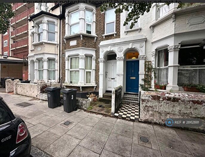 Studio To Rent In Belgrade Road, London, N16