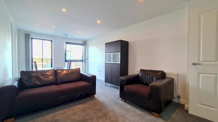 2 Bedroom Flat To Rent In Bentinck Road, West Drayton, UB7