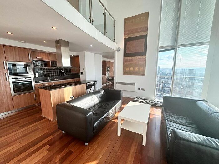 2 Bedroom Flat To Rent In Albion Street, Leeds, West Yorkshire, LS2