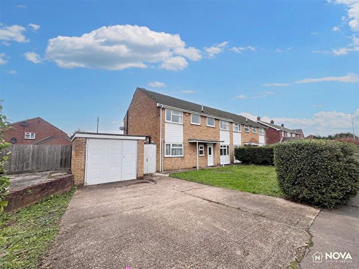 5 Bedroom Semi-Detached House To Rent In Blaydon Road, Luton, LU2