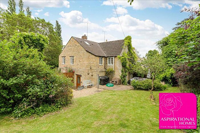 4 Bedroom Cottage For Sale In The Woodlands, Stanwick, Northamptonshire, NN9