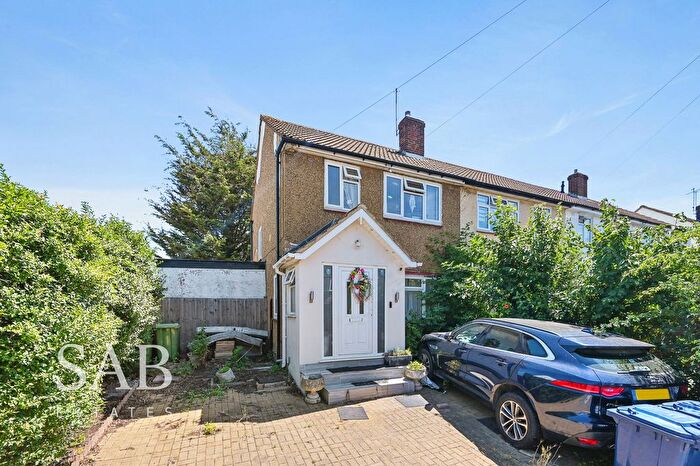 3 Bedroom End Terrace House For Sale In Ferrymead Drive, Greenford, UB6