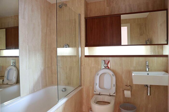 2 Bedroom Apartment To Rent In City Loft, St Pauls Square, Sheffield, S1