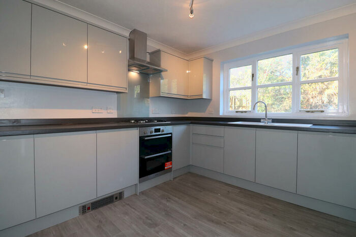 4 Bedroom Detached House To Rent In Salvington Hill, High Salvington, Worthing, BN13