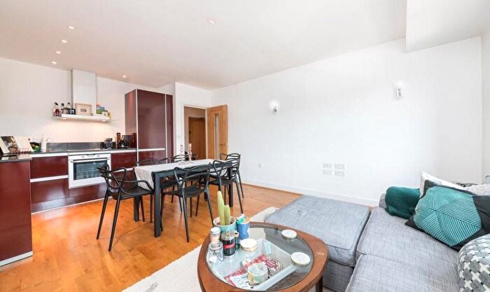 2 Bedroom Flat To Rent In Lots Road, Chelsea, London, SW10