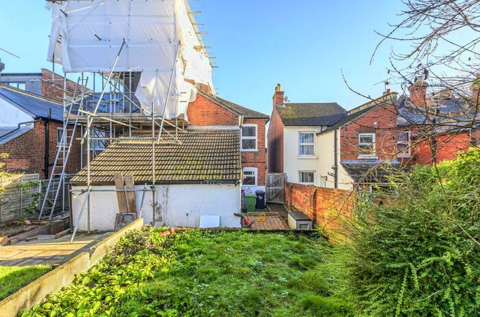 5 Bedroom End Of Terrace House To Rent In Denzil Road, Guildford, GU2