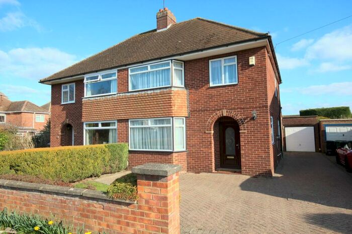 3 Bedroom Semi-Detached House To Rent In Oak Road, Flitwick, MK45