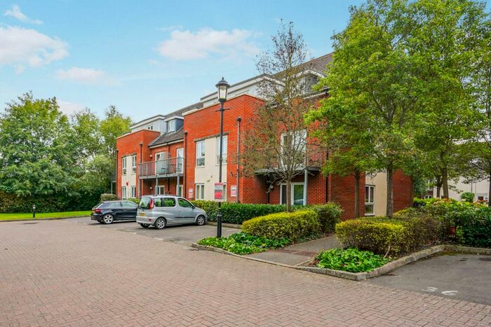 2 Bedroom Flat To Rent In New Hinksey, Oxford, OX1