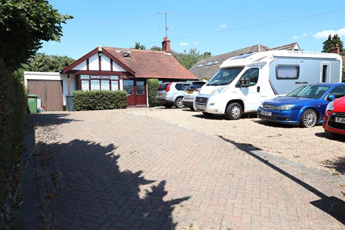 3 Bedroom Detached Bungalow For Sale In Henley Road, Caversham, Reading, RG4
