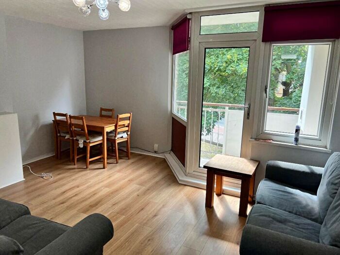 4 Bedroom Maisonette To Rent In Wyllen Close, London, E1