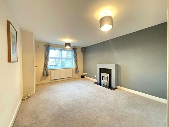 2 Bedroom Semi-Detached House To Rent In Hull Road, Hessle, HU13