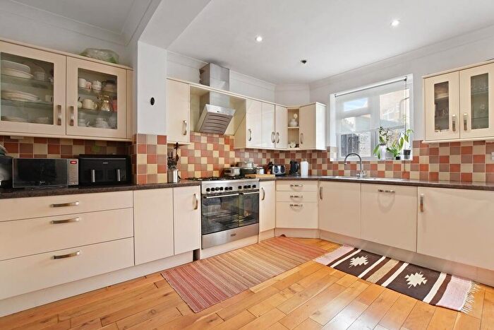 4 Bedroom Semi-Detached House For Sale In Dollis Hill Lane, London, NW2