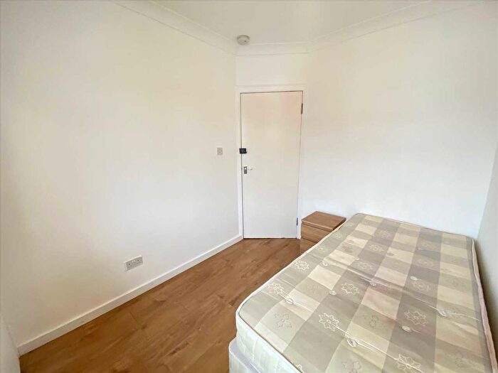 Property To Rent In St Andrews Road, Acton, W3