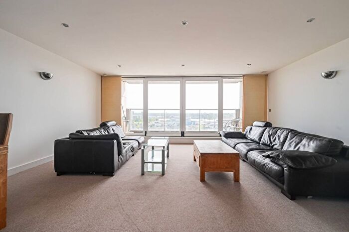 2 Bedroom Flat For Sale In Western Gateway, Royal Docks, London, E16