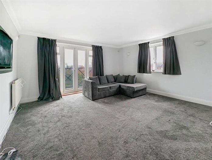 2 Bedroom Flat To Rent In St. Kitts Drive, Eastbourne, BN23