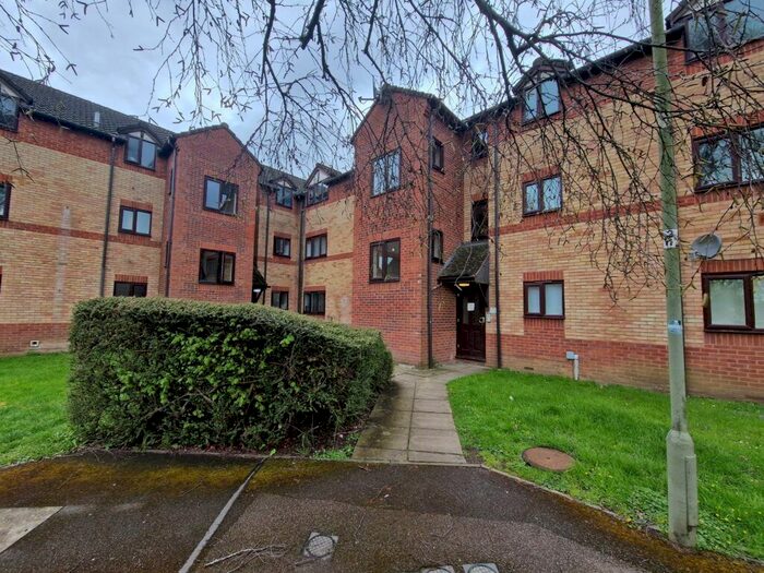 1 Bedroom Flat To Rent In Broome Way, Banbury, Oxon, OX16