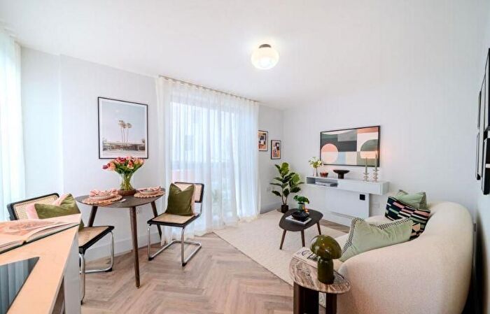 1 Bedroom Property To Rent In Chester Close South, London, NW1