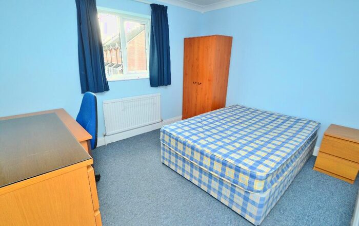 4 Bedroom Terraced House To Rent In Southampton, SO15