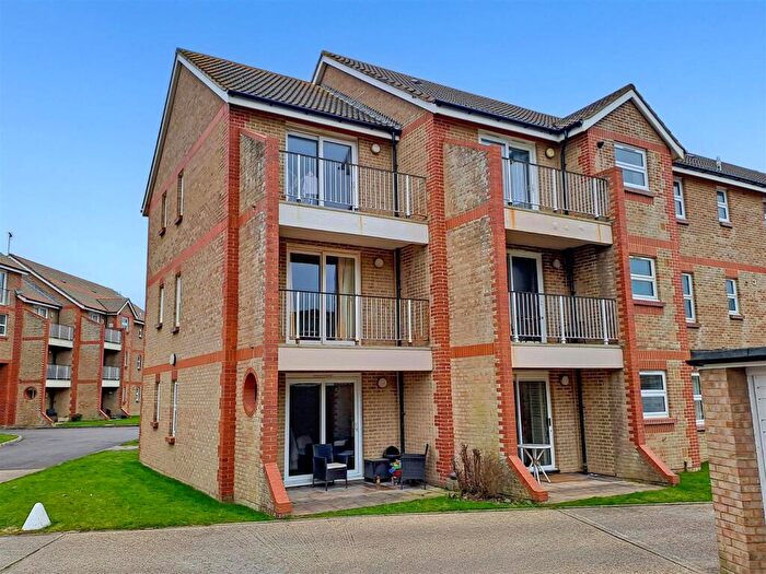 2 Bedroom Apartment To Rent In The Gilberts, Rustington, BN16