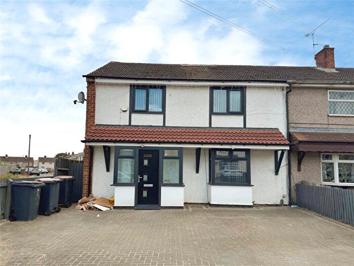 4 Bedroom End Of Terrace House To Rent In Newcomen Road, Bedworth, Warwickshire, CV12