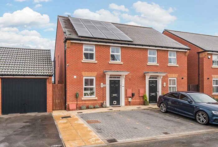 3 Bedroom Semi-Detached House For Sale In Farmers Walk, Thornbury, South Gloucestershire, BS35