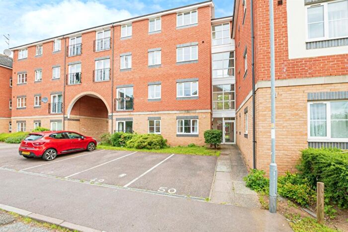 2 Bedroom Flat To Rent In Poppy Fields, Kettering, NN16