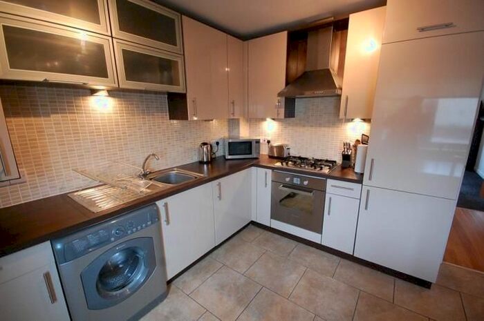 2 Bedroom Flat To Rent In Bothwell Road, Aberdeen., AB24