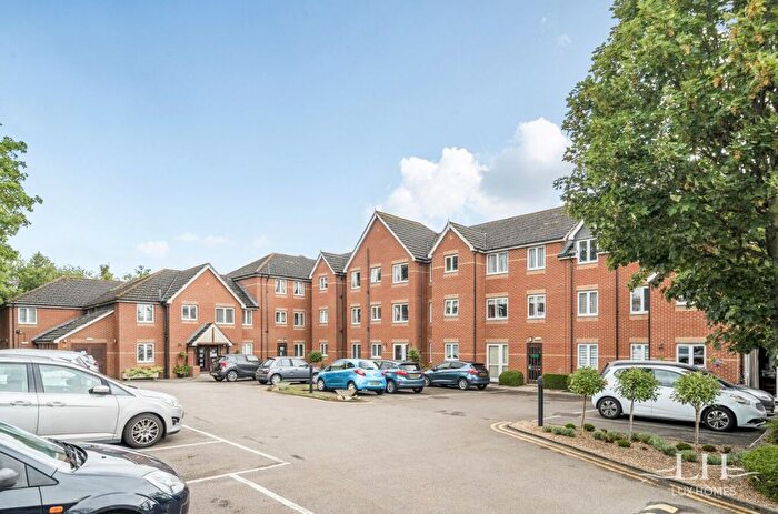 1 Bedroom Flat For Sale In Draper Court, Hornchurch, RM12