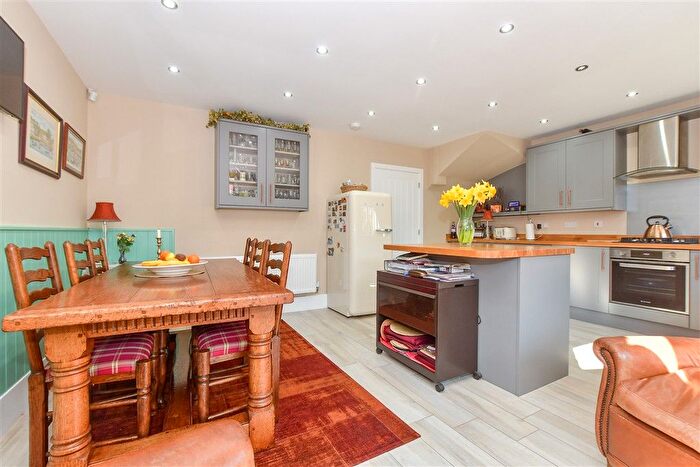 3 Bedroom End Terrace House For Sale In Halden Close, High Halden, Ashford, Kent, TN26