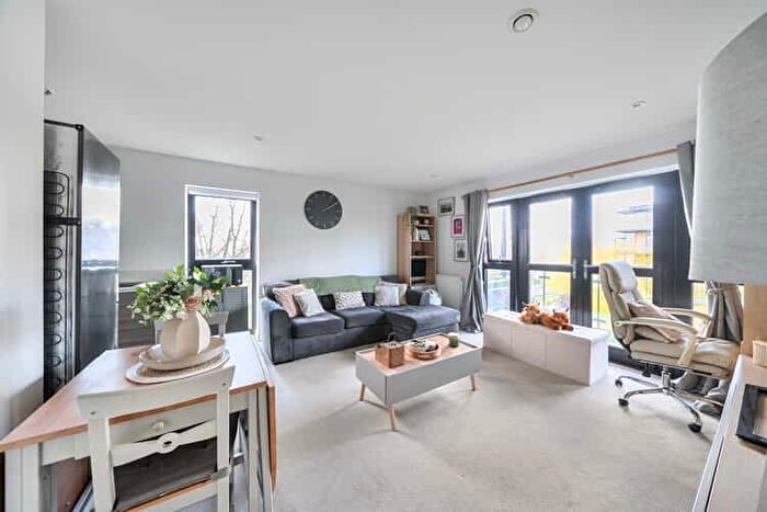 1 Bedroom Flat For Sale In Waldorf House, Welwyn Garden City, Hertfordshire, AL7