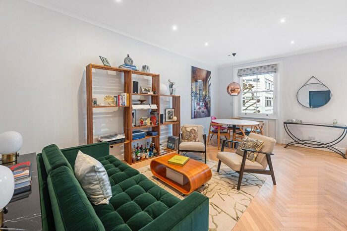 2 Bedroom Flat For Sale In Linden Gardens, London, W2